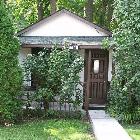 Chalet Beaconsfield Motel Экстерьер фото