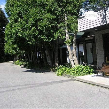 Chalet Beaconsfield Motel Экстерьер фото