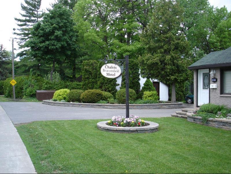 Chalet Beaconsfield Motel Экстерьер фото