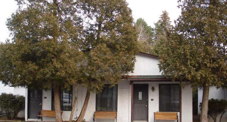 Chalet Beaconsfield Motel Экстерьер фото