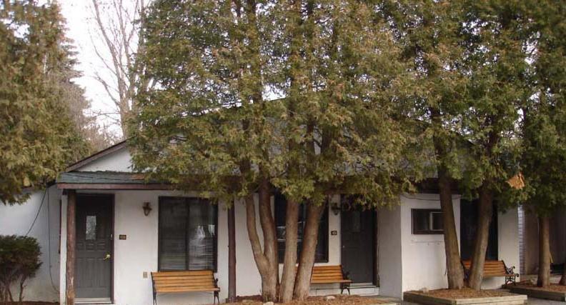 Chalet Beaconsfield Motel Экстерьер фото