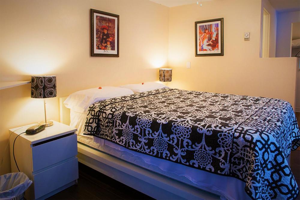 Chalet Beaconsfield Motel Экстерьер фото